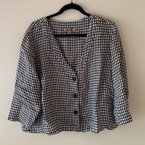 Flax 100% linen Gingham boxy front button up cardigan. Lagenlook